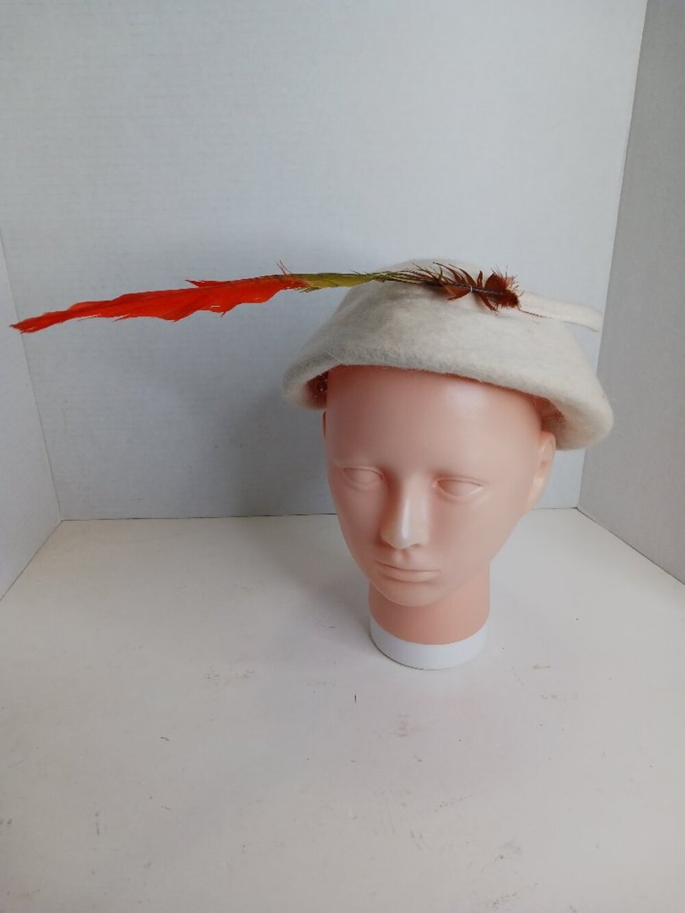 Vintage Off White Wool Women's Beret Flat Hat/Fascinator Hat